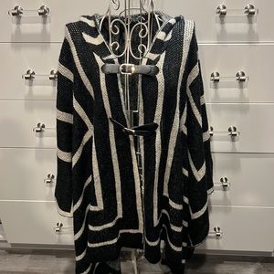 Elan sweater poncho with hood, size OS